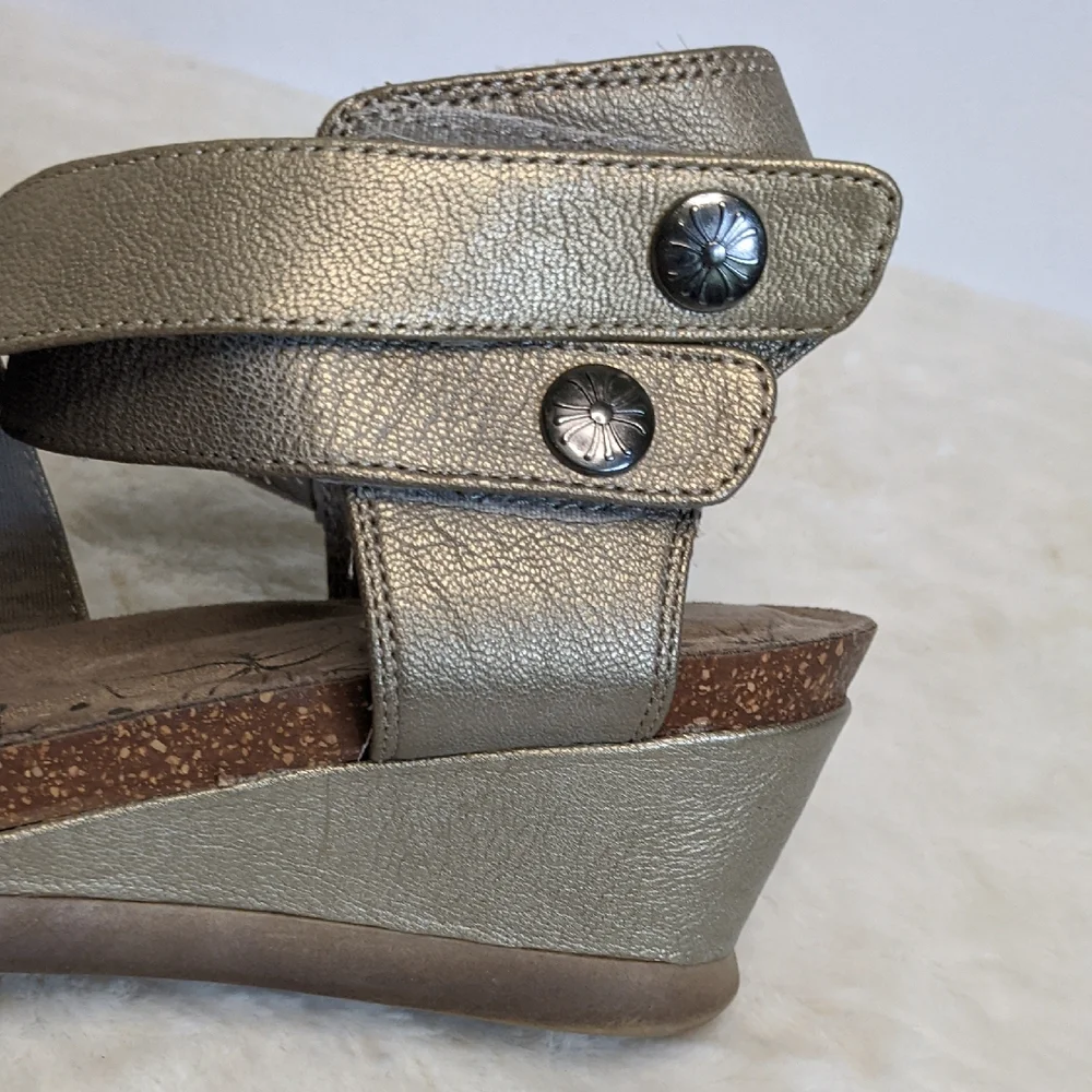 Rockport strappy wedge